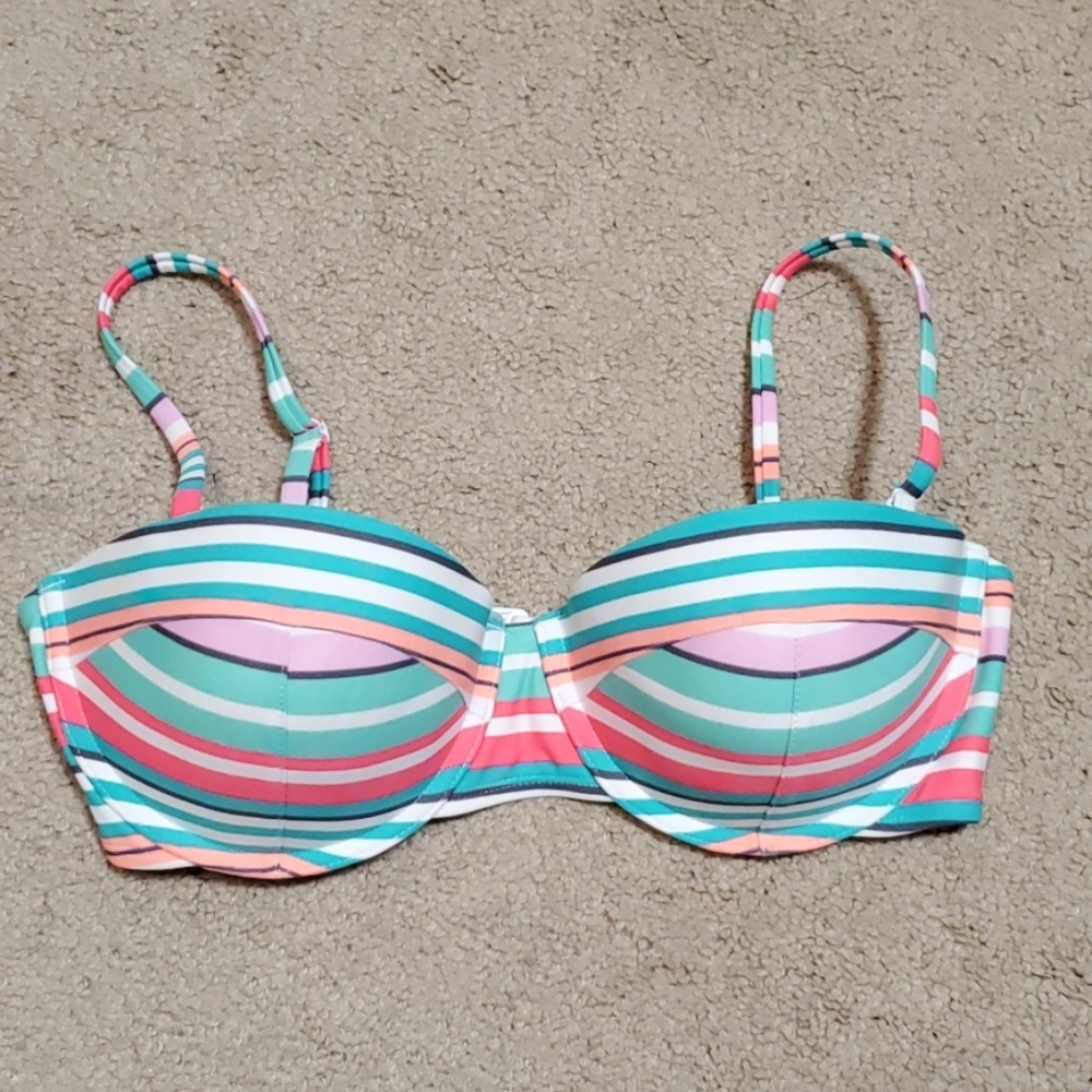 Free w/purchase Old Navy bikini top size Large